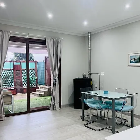 Appartamento Adosado Con Terraza En Playa América, Nigrán