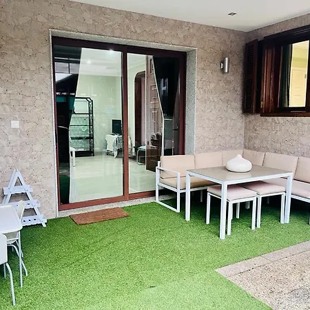 Adosado Con Terraza En Playa América, Appartamento *